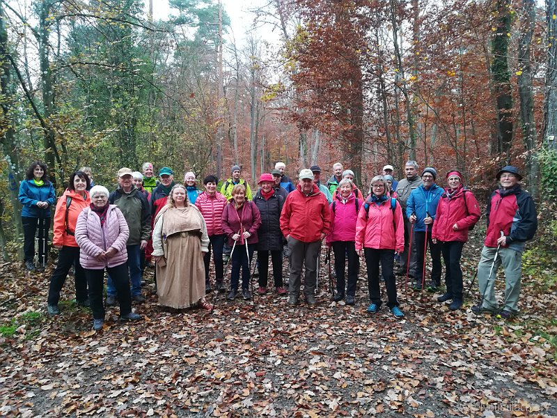 21 Gruppenbild am Keltengrab